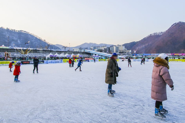 冰的王國華川山鱒魚慶典